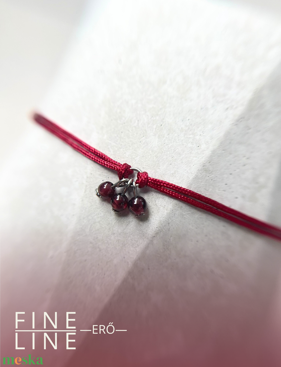FINE LINE - erő - minimalista gránát karkötő - ékszer - karkötő - fonott karkötő - Meska.hu