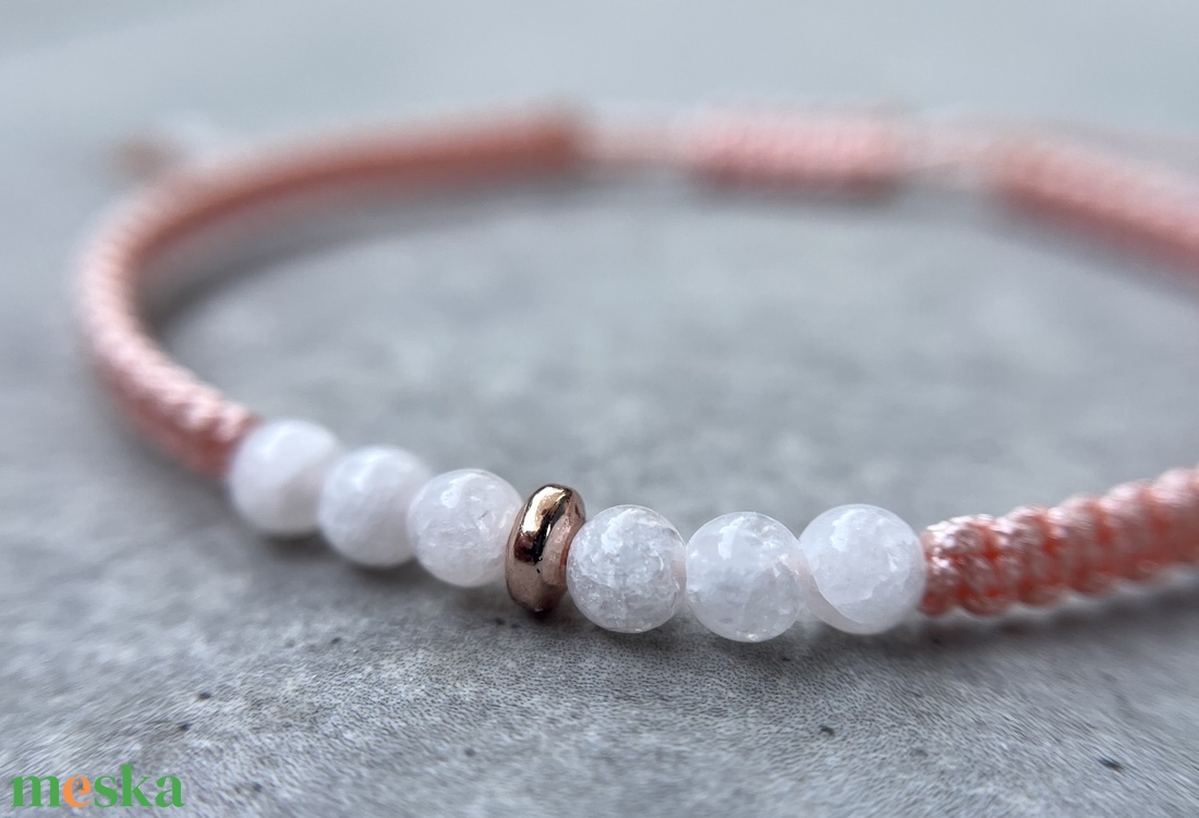 Fehér jáde és rosegold hematit makramé ásvány karkötő - ékszer - karkötő - fonott karkötő - Meska.hu