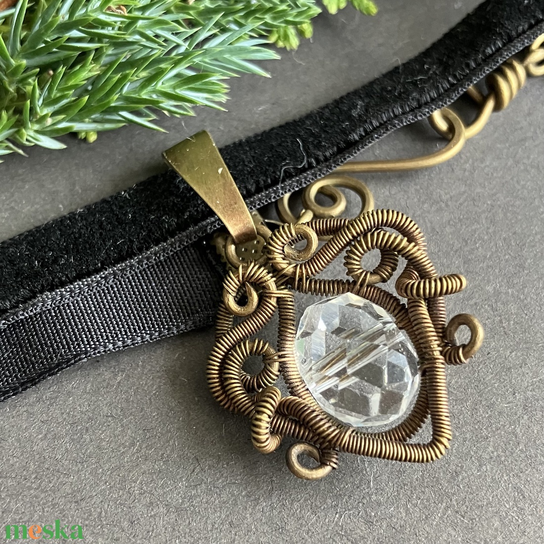 LUX - sárgaréz áttetsző choker - ékszer - nyaklánc - medálos nyaklánc - Meska.hu LUX - sárgaréz áttetsző choker - ékszer - nyaklánc - medálos nyaklánc - Meska.hu