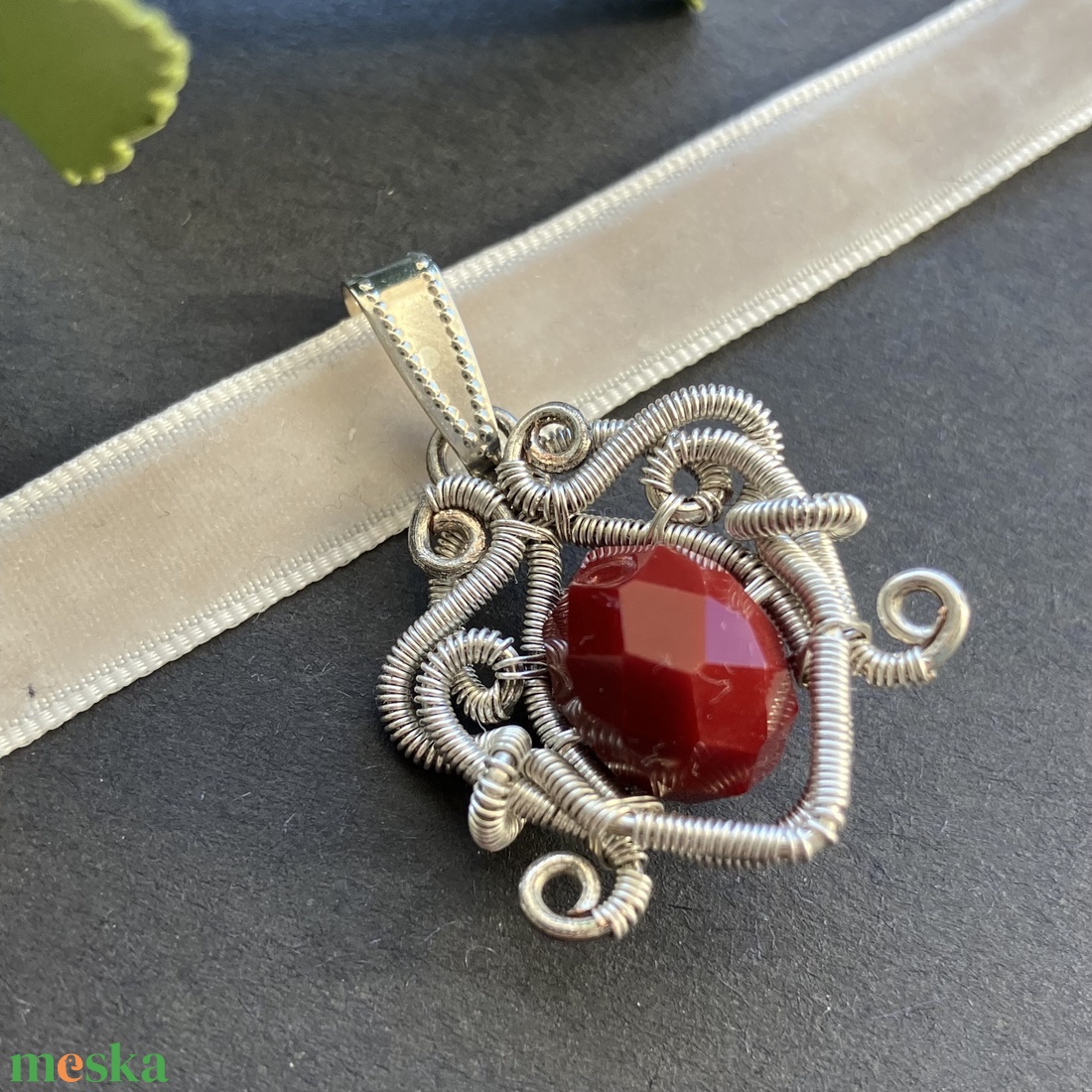 Téli Szív - ezüst-piros choker - ékszer - nyaklánc - nyakpánt, gallér - Meska.hu Téli Szív - ezüst-piros choker - ékszer - nyaklánc - nyakpánt, gallér - Meska.hu
