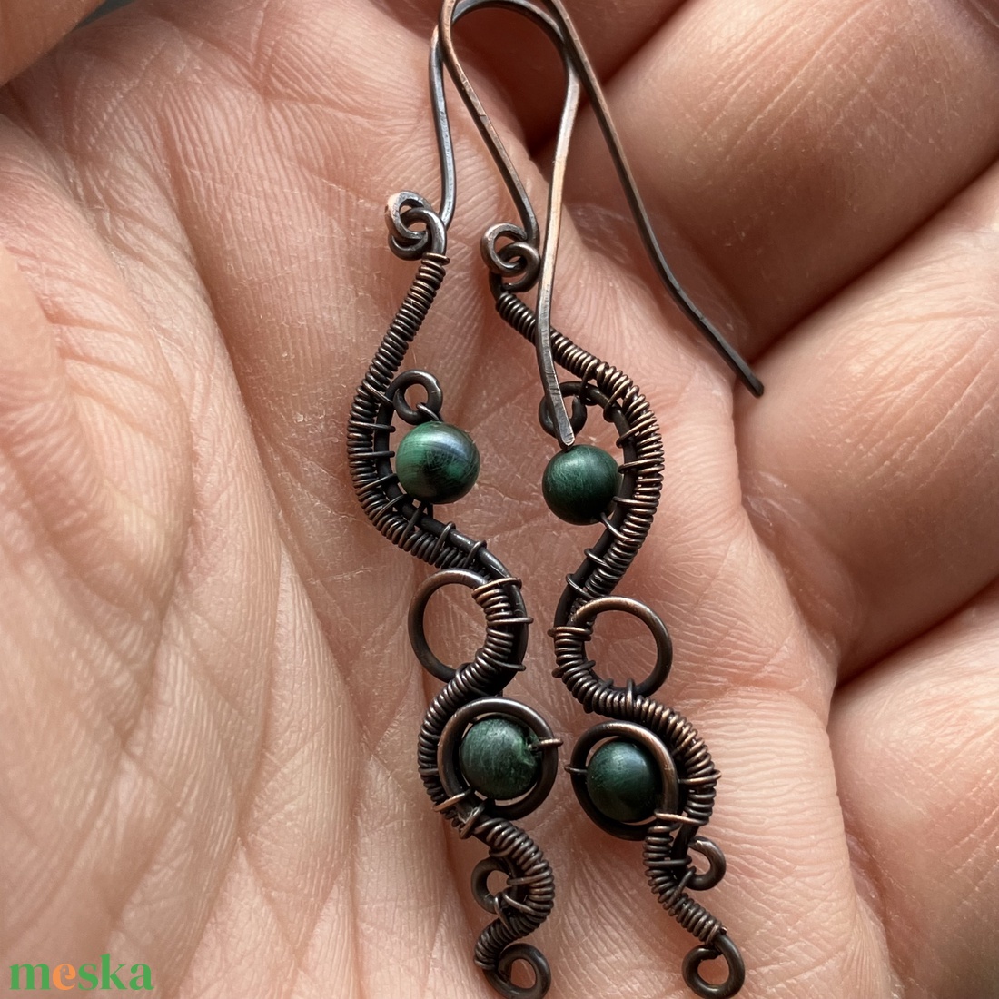 Réz és malachit fülbevaló - ékszer - fülbevaló - lógó fülbevaló - Meska.hu