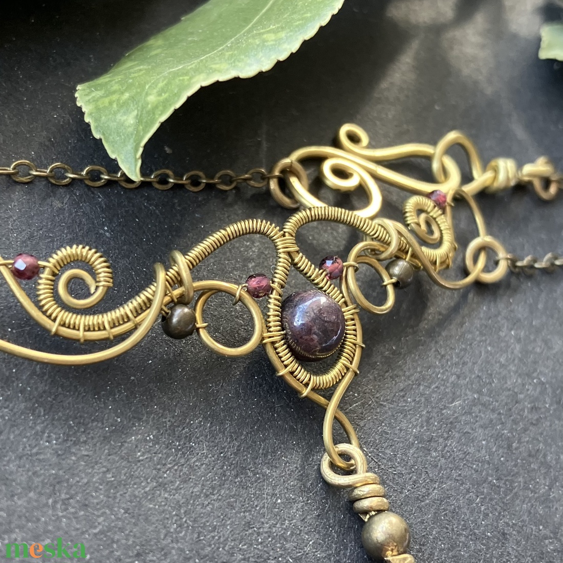 Sárgaréz gránát nyakék - ékszer - nyaklánc - statement nyaklánc - Meska.hu