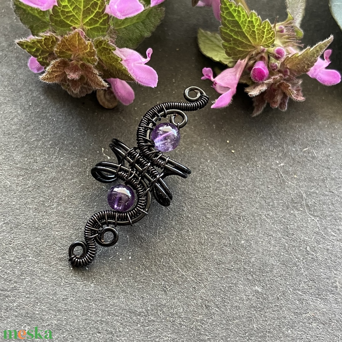 Fekete és ametiszt fülgyűrű - ékszer - fülbevaló - fülgyűrű - Meska.hu