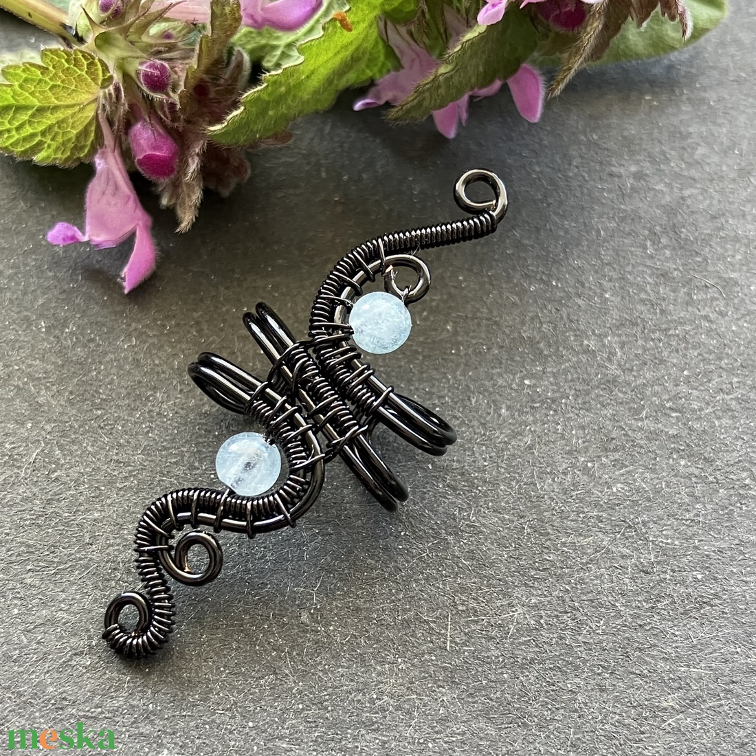 Fekete és akvamarin fülgyűrű - ékszer - fülbevaló - fülgyűrű - Meska.hu