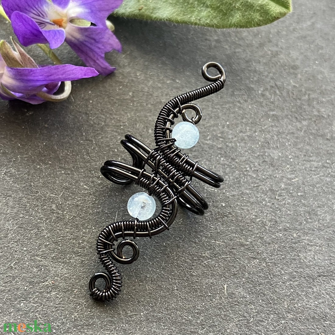 Fekete és akvamarin fülgyűrű - ékszer - fülbevaló - fülgyűrű - Meska.hu