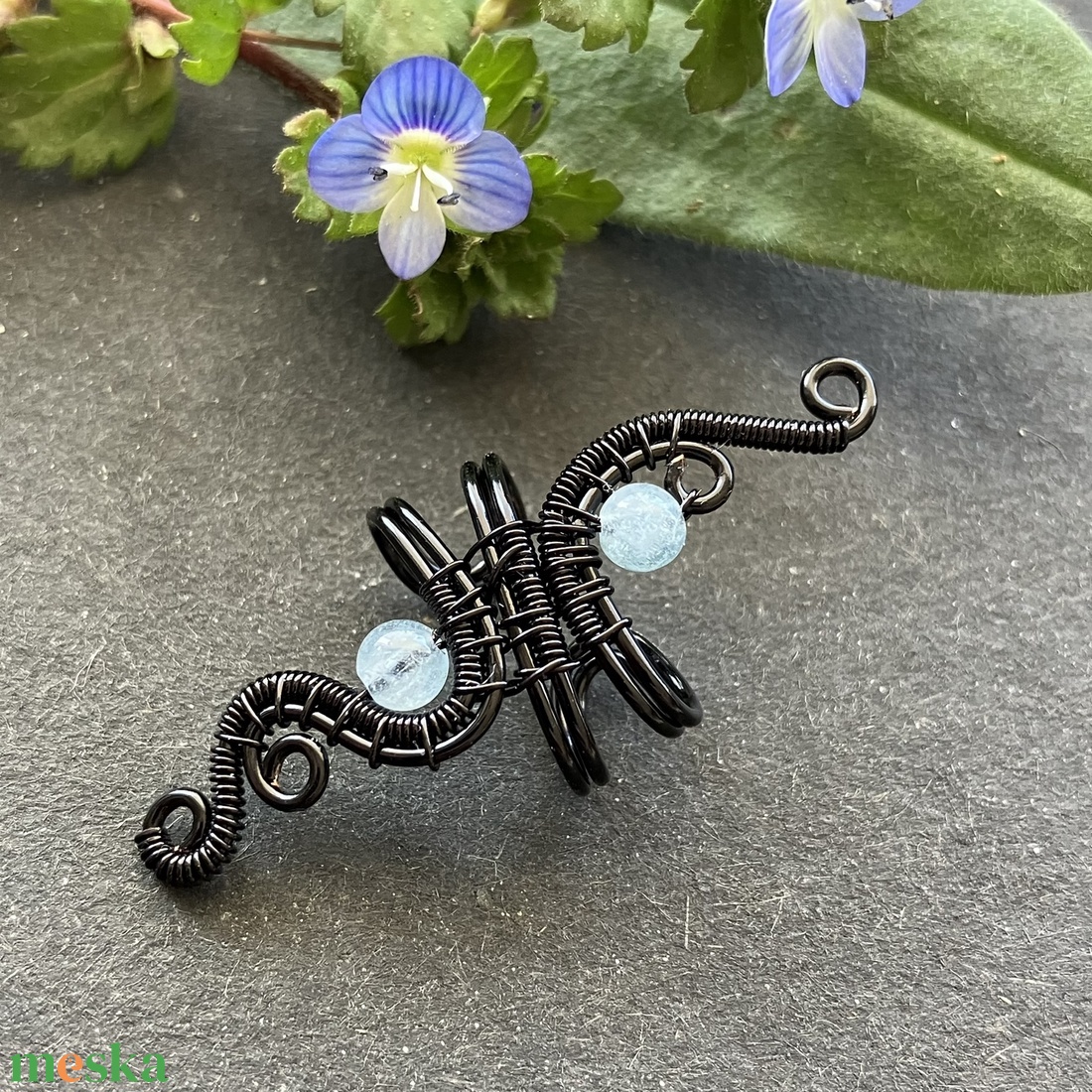 Fekete és akvamarin fülgyűrű - ékszer - fülbevaló - fülgyűrű - Meska.hu