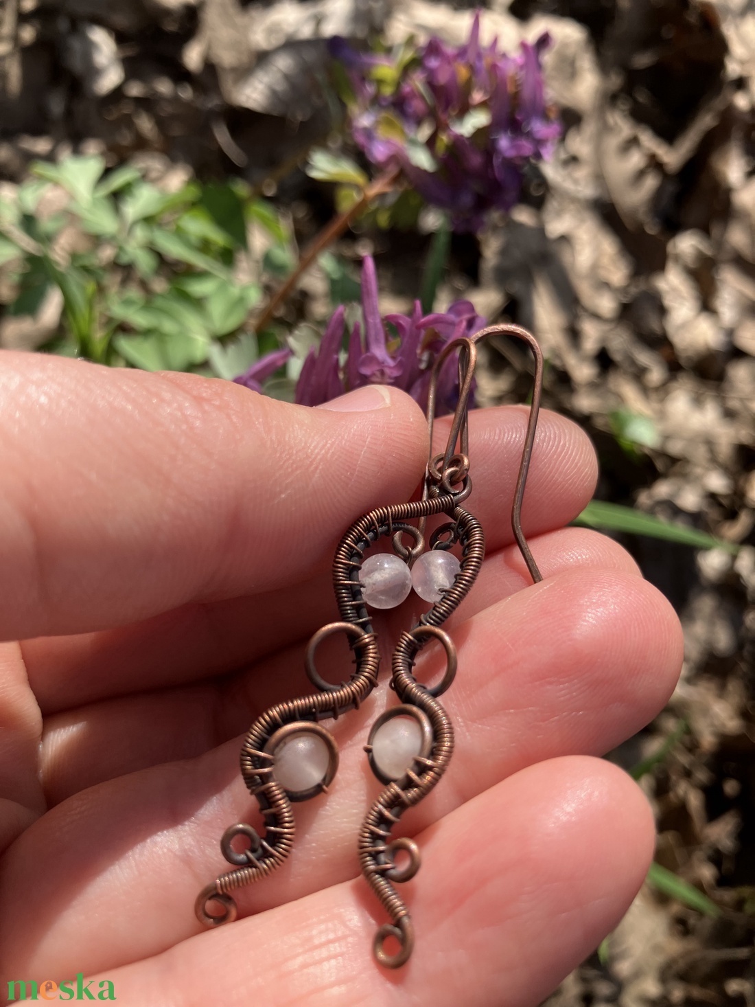 Réz és rózsakvarc fülbevaló - ékszer - fülbevaló - lógó fülbevaló - Meska.hu