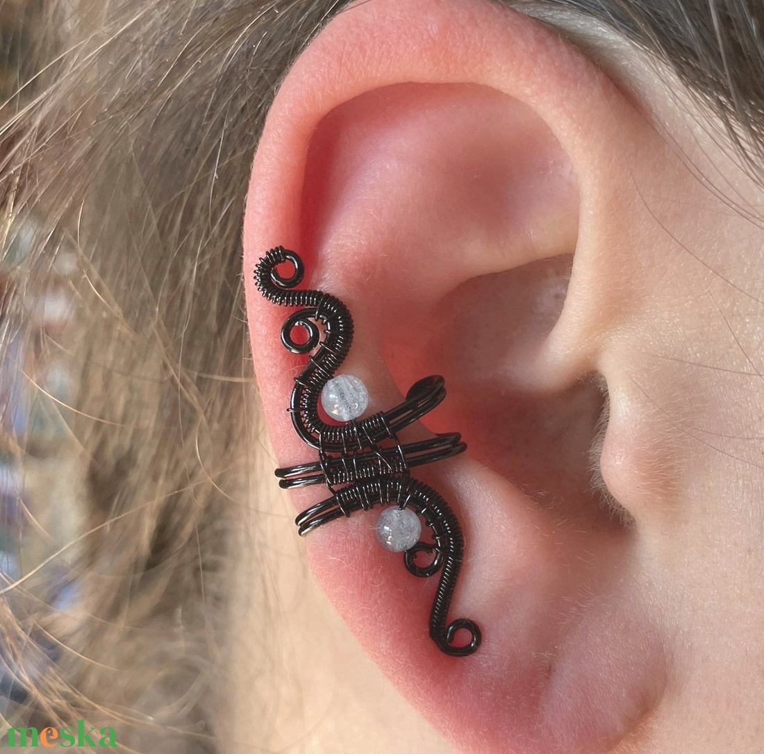 Fekete és akvamarin fülgyűrű - ékszer - fülbevaló - fülgyűrű - Meska.hu