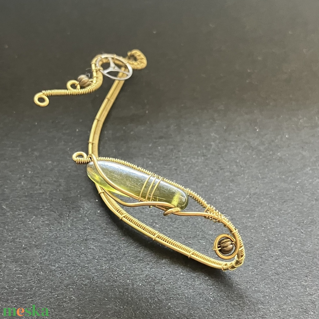 Sárgaréz és zöld steampunk fülékszer - ékszer - fülbevaló - fülékszer - Meska.hu