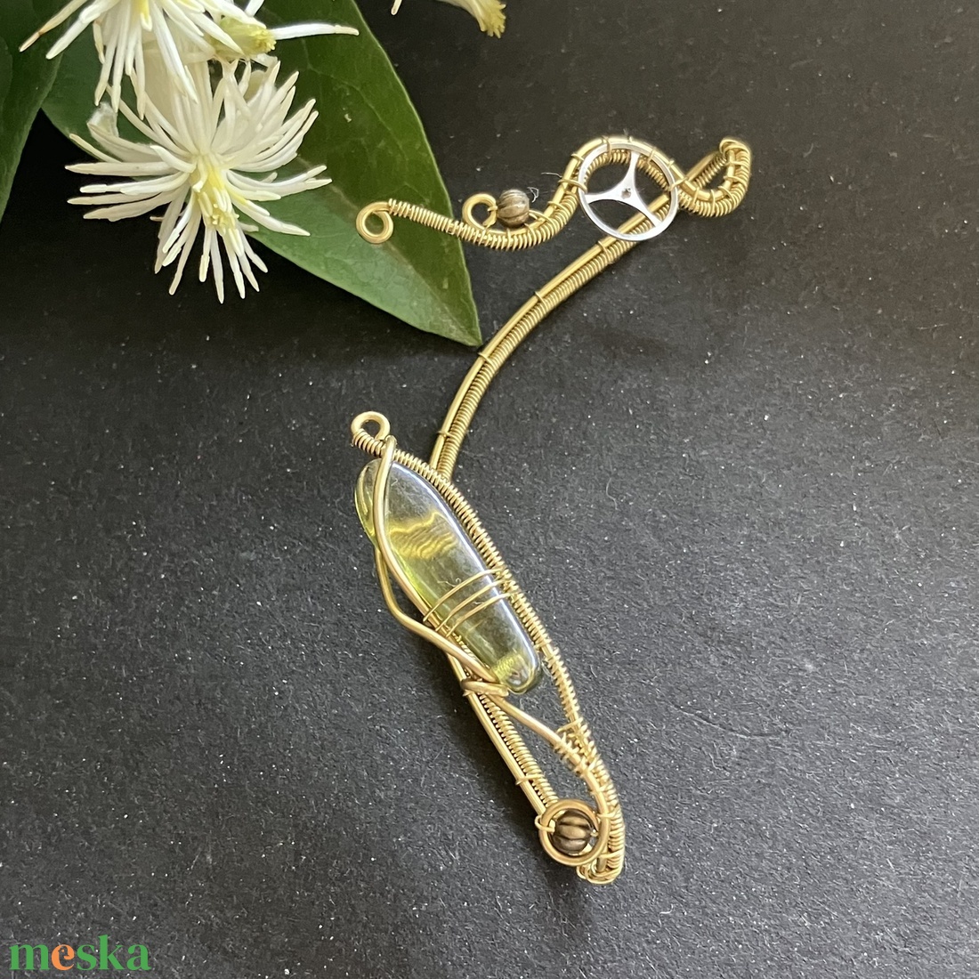 Sárgaréz és zöld steampunk fülékszer - ékszer - fülbevaló - fülékszer - Meska.hu