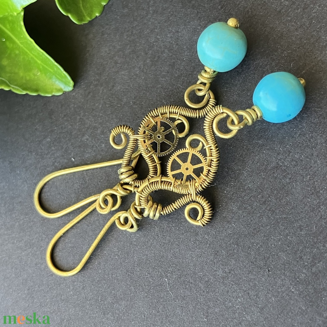 Uránusz Hercegnő - sárgaréz türkiz fülbevaló - ékszer - fülbevaló - lógó fülbevaló - Meska.hu