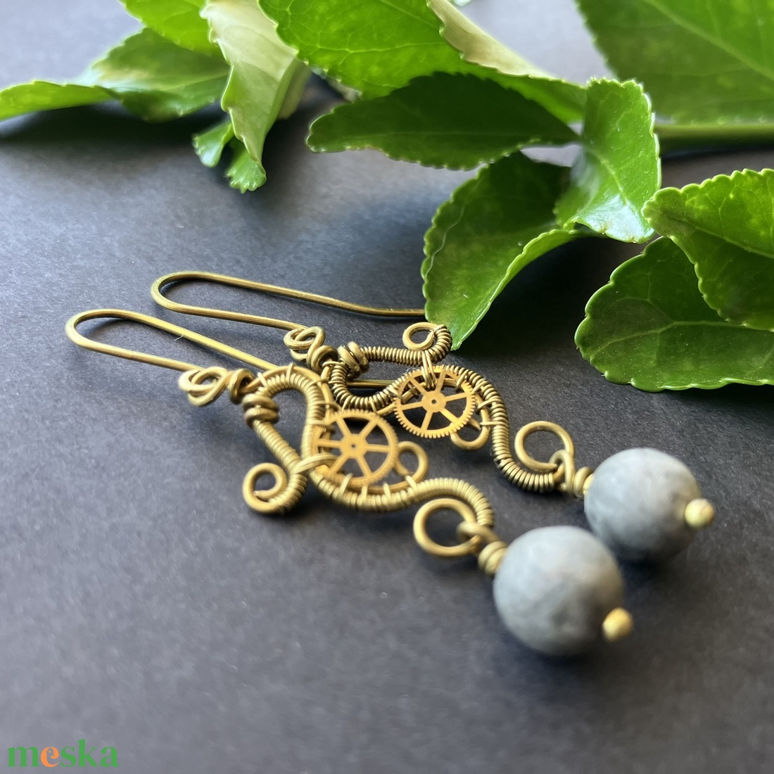Merkúr hercegnő - sárgaréz és képjáspis fülbevaló - ékszer - fülbevaló - lógó fülbevaló - Meska.hu