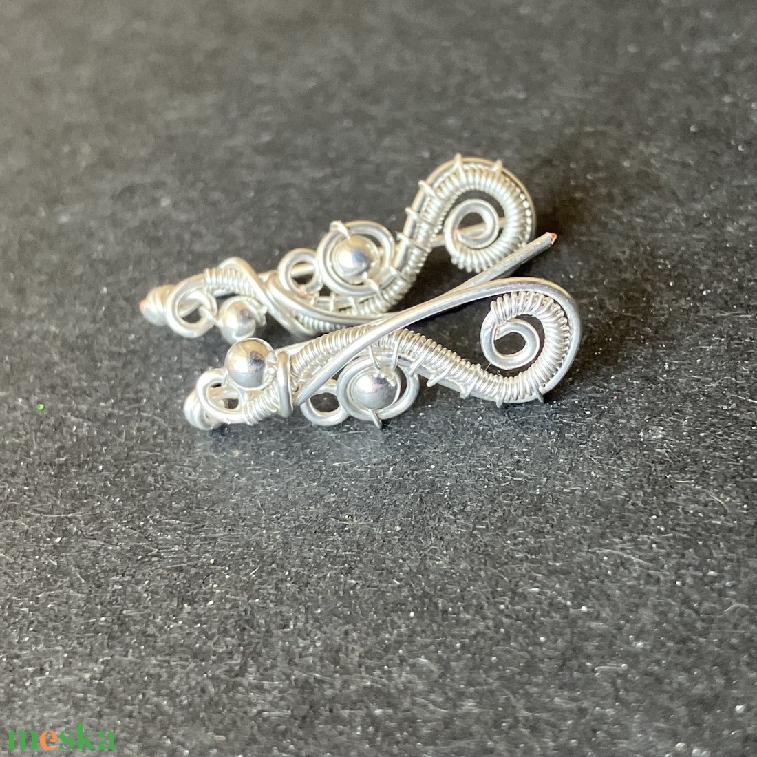 Ezüst kúszó fülbevaló - ékszer - fülbevaló - pötty fülbevaló - Meska.hu