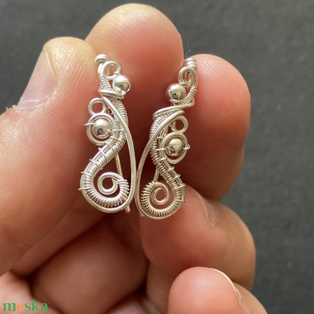 Ezüst kúszó fülbevaló - ékszer - fülbevaló - pötty fülbevaló - Meska.hu