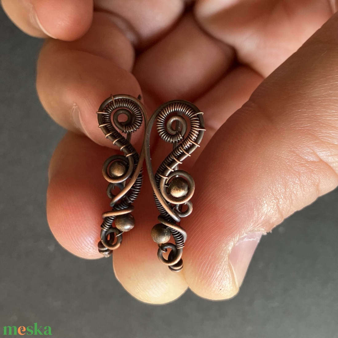 Réz kúszó fülbevaló - ékszer - fülbevaló - pötty fülbevaló - Meska.hu