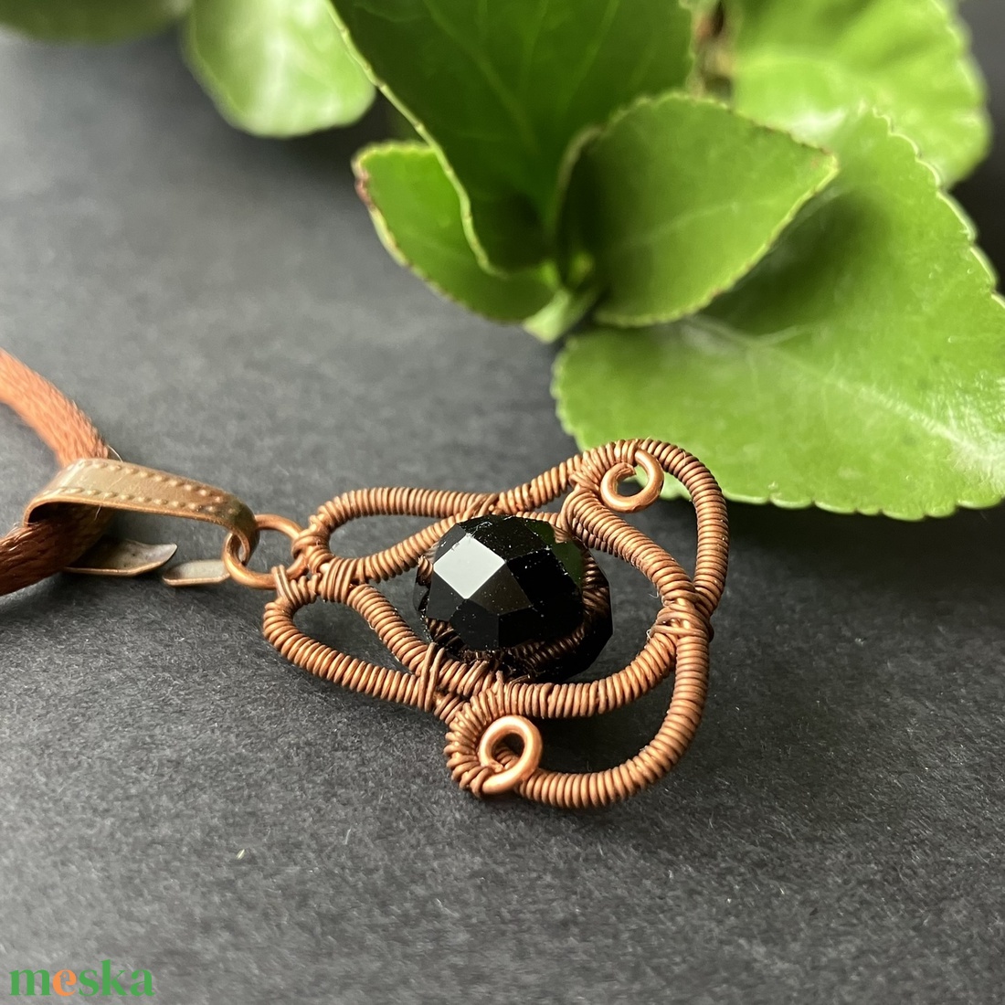Réz és fekete nyaklánc - ékszer - nyaklánc - medálos nyaklánc - Meska.hu