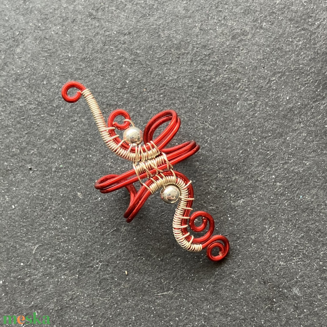 Piros és ezüst fülgyűrű - ékszer - fülbevaló - fülgyűrű - Meska.hu