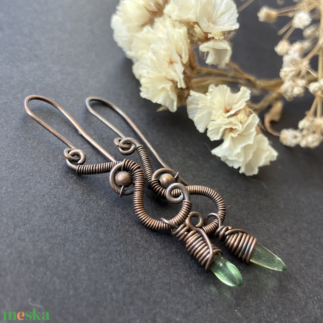 Réz és zöld fülbevaló - ékszer - fülbevaló - lógó fülbevaló - Meska.hu
