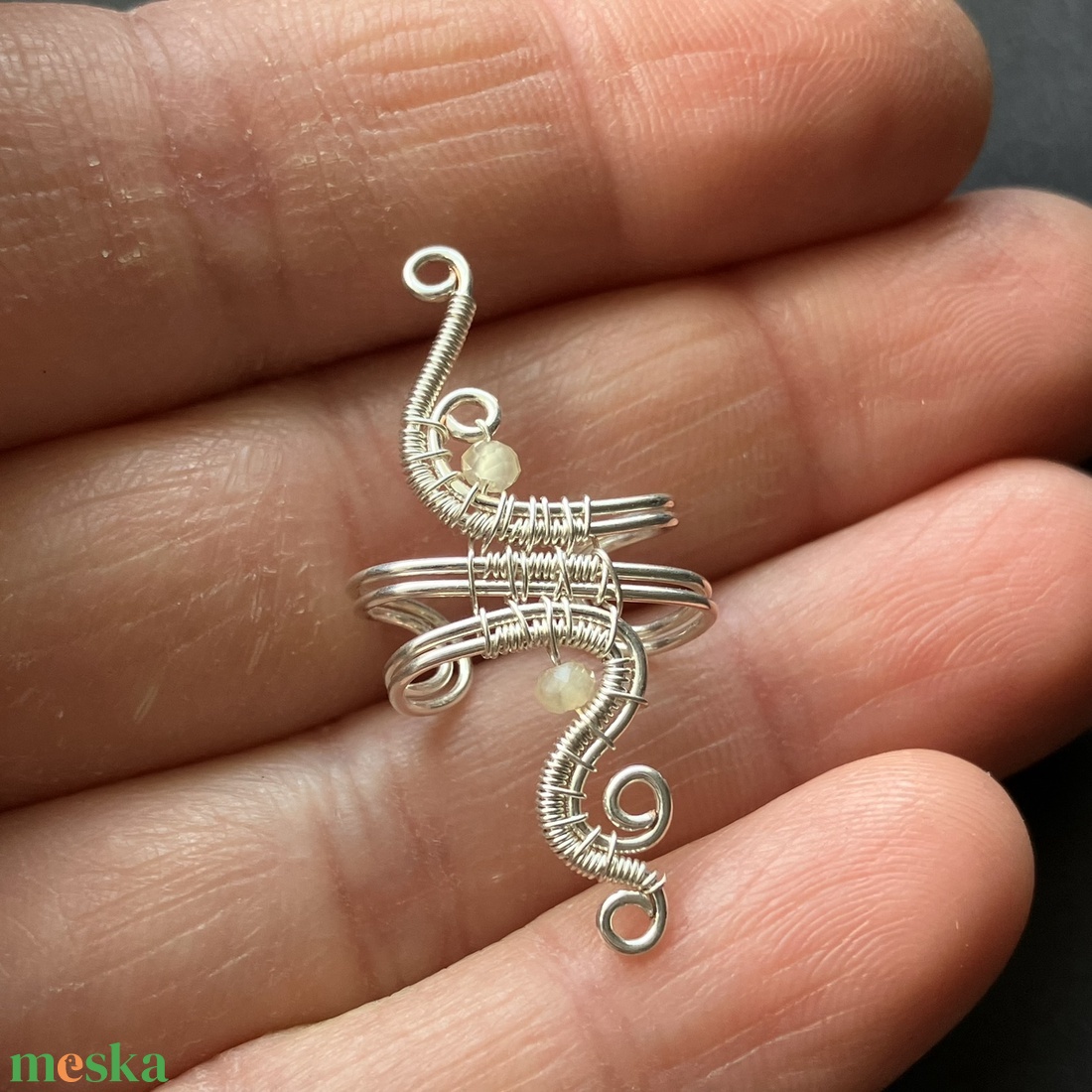 Ezüst és sárga opál fülgyűrű - ékszer - fülbevaló - fülgyűrű - Meska.hu