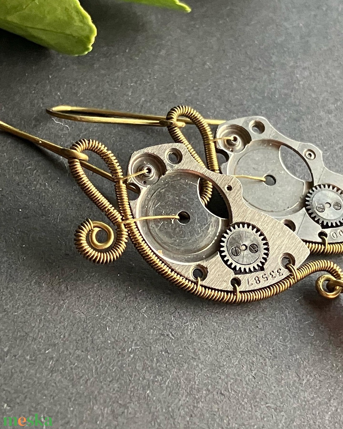 REINA steampunk sárgaréz fülbevaló - lila - ékszer - fülbevaló - lógó fülbevaló - Meska.hu