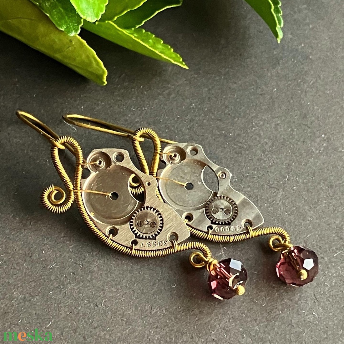 REINA steampunk sárgaréz fülbevaló - lila - ékszer - fülbevaló - lógó fülbevaló - Meska.hu