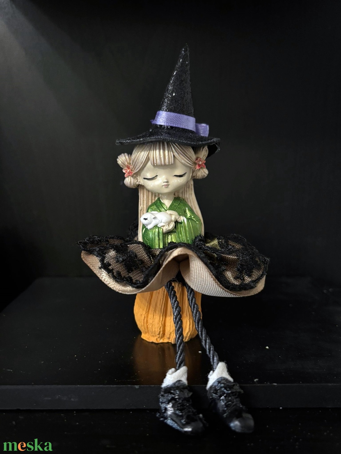 Ücsörgő lógó lábú boszi boszorka kézműves dekoráció - otthon & életmód - dekoráció - halloween - halloweeni dekoráció - Meska.hu Ücsörgő lógó lábú boszi boszorka kézműves dekoráció - otthon & életmód - dekoráció - halloween - halloweeni dekoráció - Meska.hu