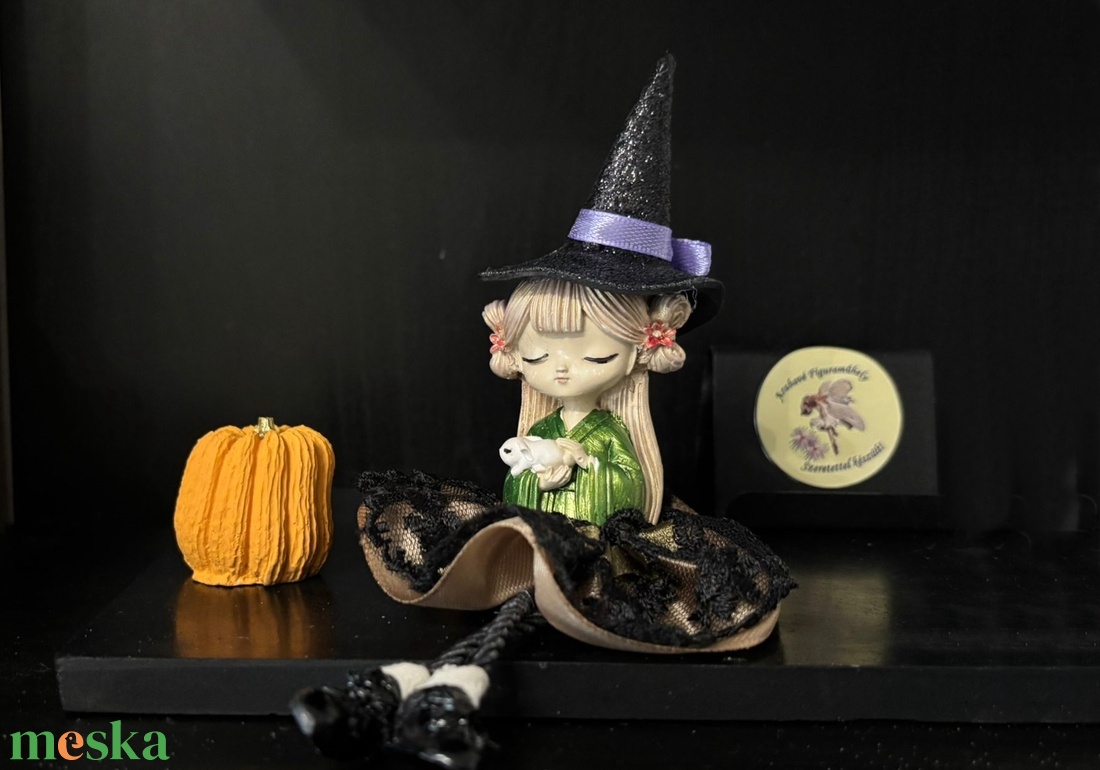 Ücsörgő lógó lábú boszi boszorka kézműves dekoráció - otthon & életmód - dekoráció - halloween - halloweeni dekoráció - Meska.hu Ücsörgő lógó lábú boszi boszorka kézműves dekoráció - otthon & életmód - dekoráció - halloween - halloweeni dekoráció - Meska.hu