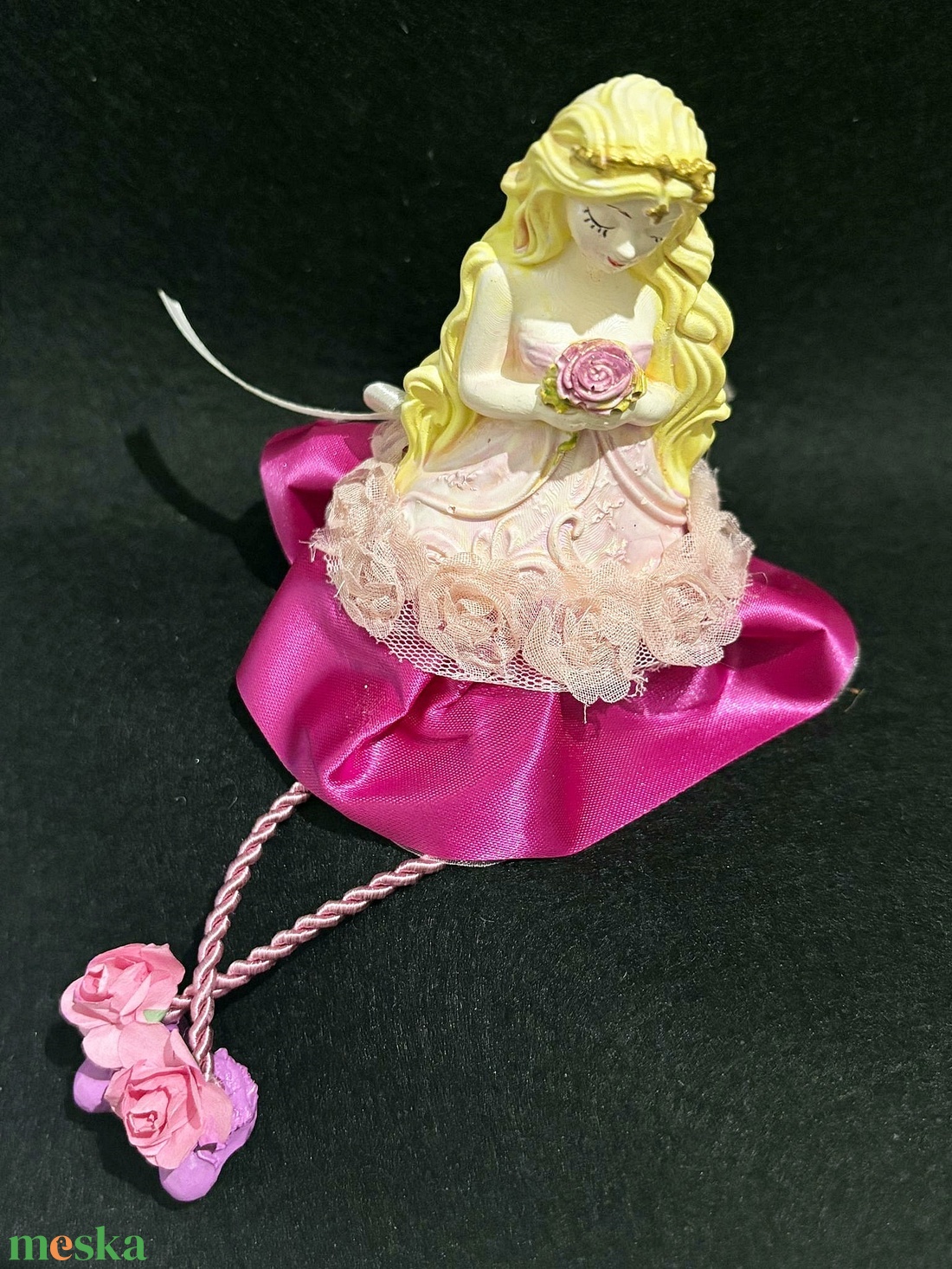 Rózsakirálylány � Exkluzív, kézzel díszített 15 cm-es díszfigura - otthon & életmód - dekoráció - asztal és polc dekoráció - asztaldísz - Meska.hu