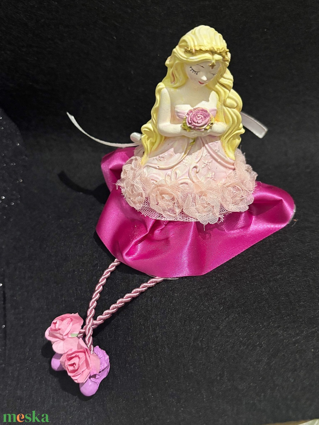 Rózsakirálylány � Exkluzív, kézzel díszített 15 cm-es díszfigura - otthon & életmód - dekoráció - asztal és polc dekoráció - asztaldísz - Meska.hu