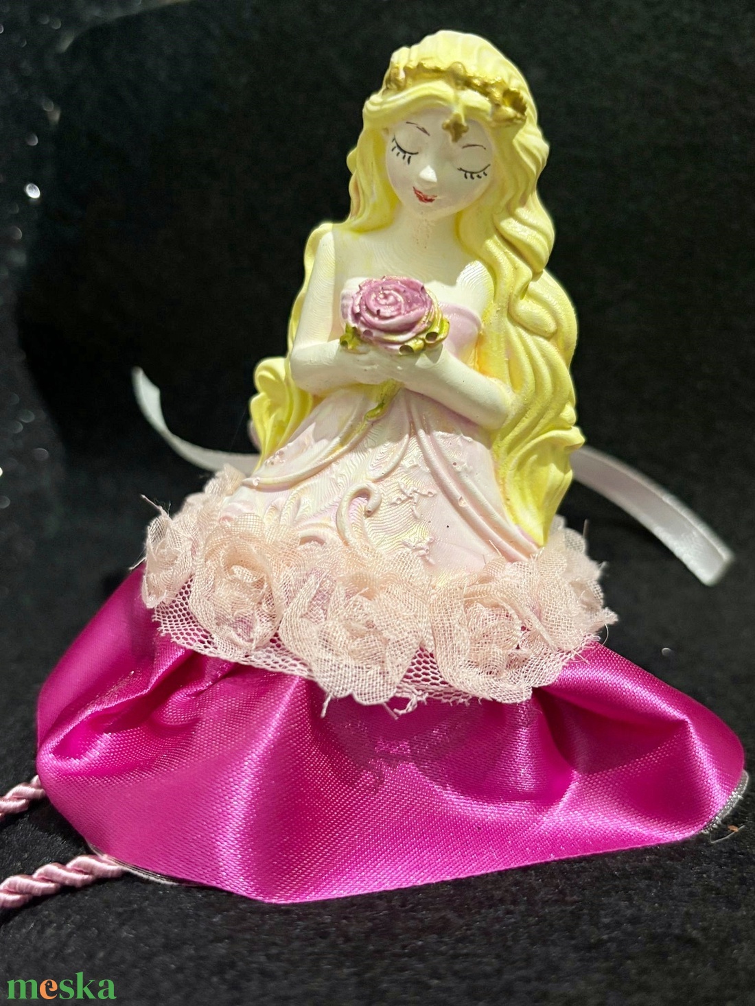 Rózsakirálylány � Exkluzív, kézzel díszített 15 cm-es díszfigura - otthon & életmód - dekoráció - asztal és polc dekoráció - asztaldísz - Meska.hu