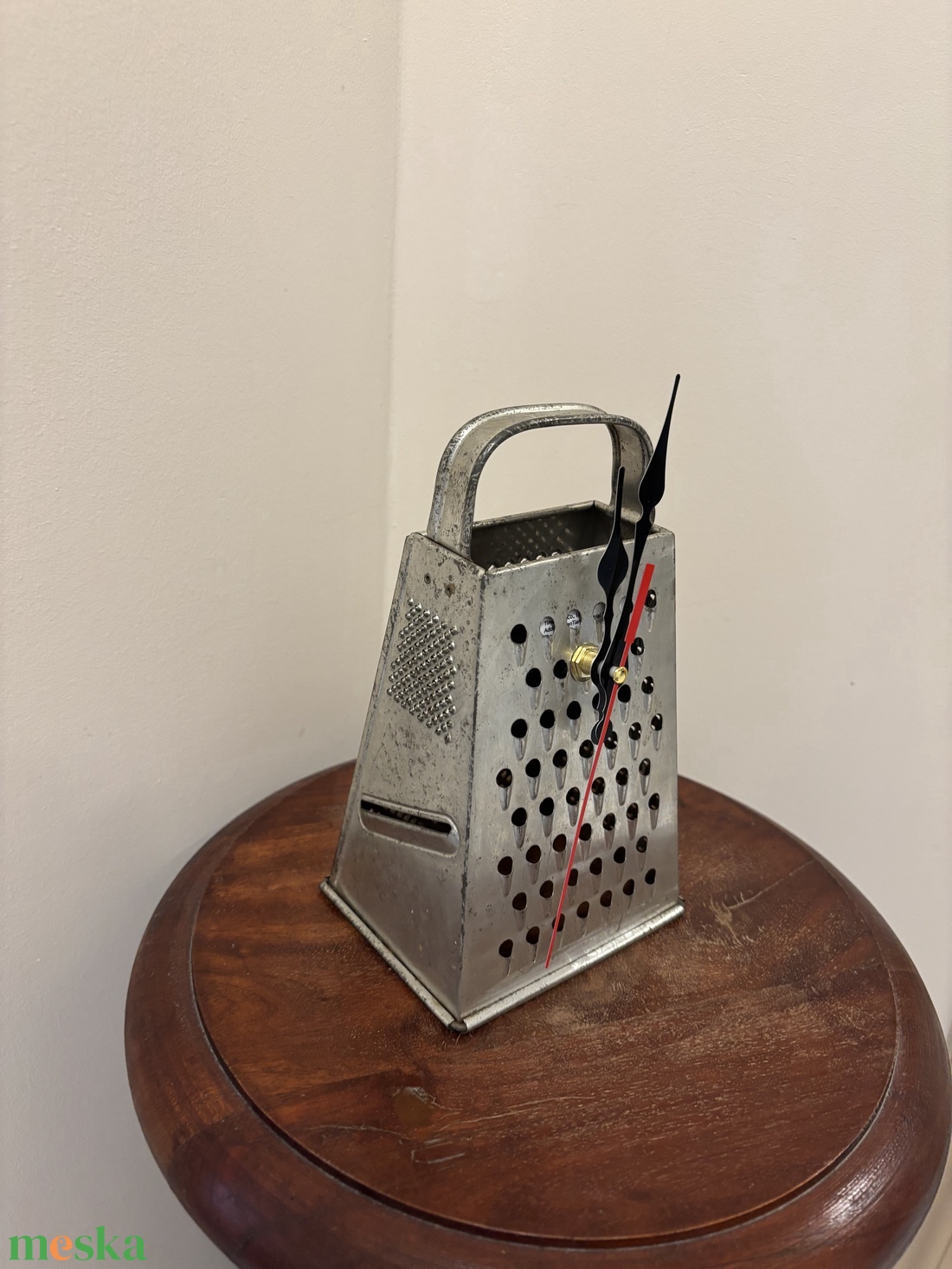 Régi reszelő, sajt reszelő óra - otthon & életmód - dekoráció - fali és függő dekoráció - falióra & óra - Meska.hu