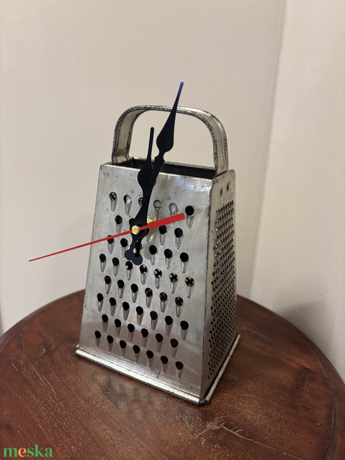 Régi reszelő, sajt reszelő óra - otthon & életmód - dekoráció - fali és függő dekoráció - falióra & óra - Meska.hu