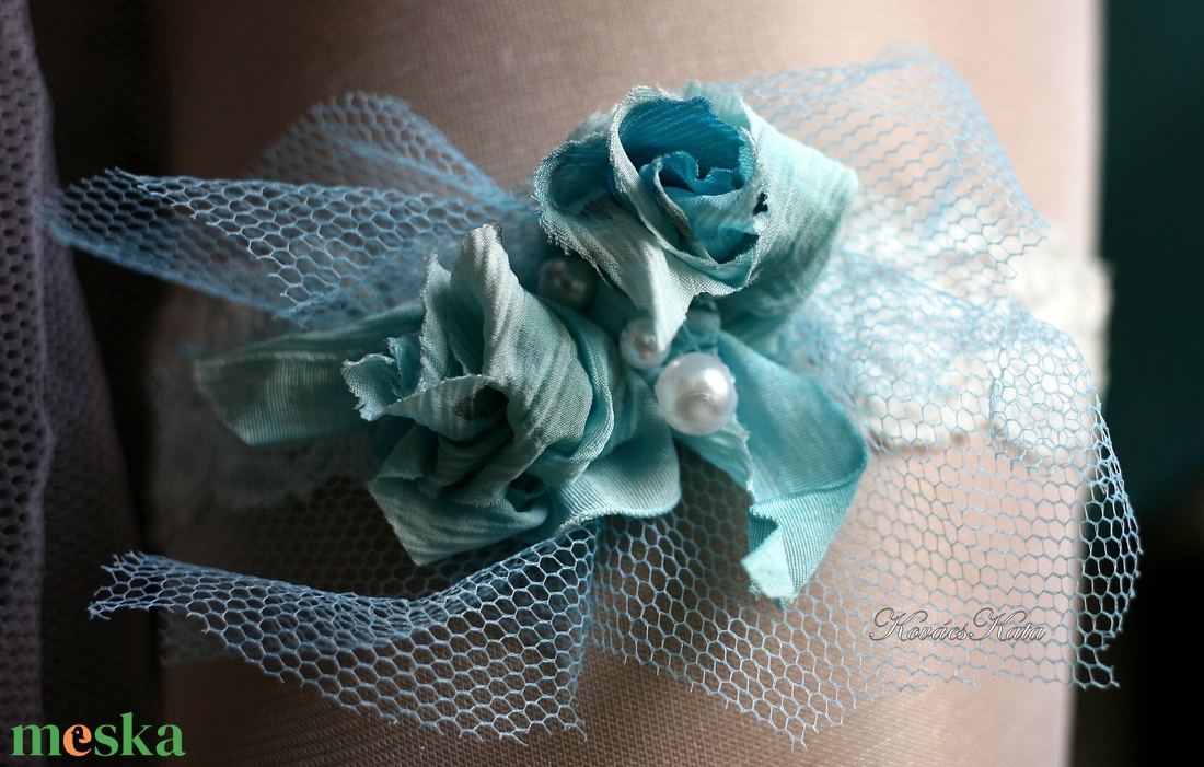 VALAMI KÉK - art to wear harisnyakötő - combékszer - esküvő - kiegészítők - harisnyatartó & valami kék - Meska.hu