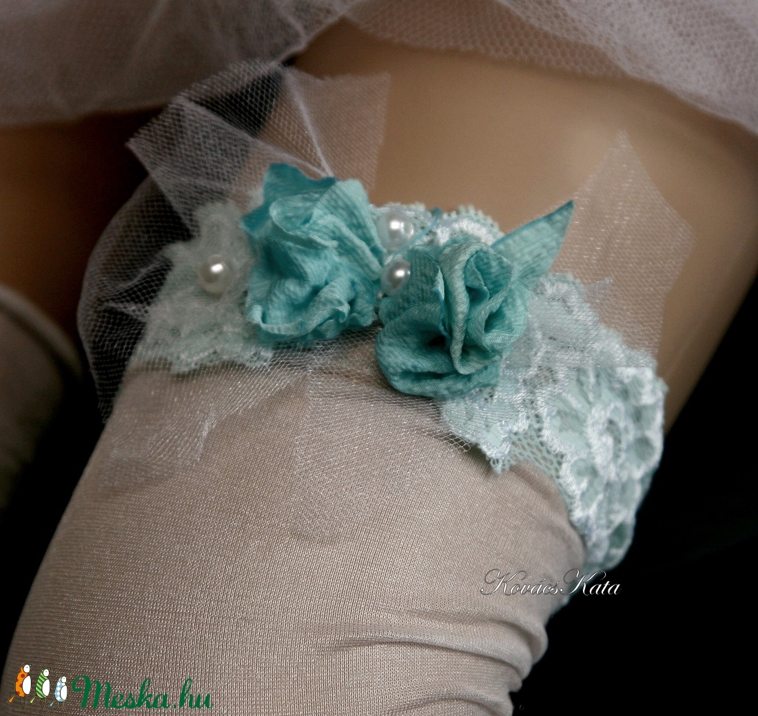 VALAMI KÉK - art to wear harisnyakötő S-M - esküvő - kiegészítők - harisnyatartó & valami kék - Meska.hu VALAMI KÉK - art to wear harisnyakötő S-M - esküvő - kiegészítők - harisnyatartó & valami kék - Meska.hu