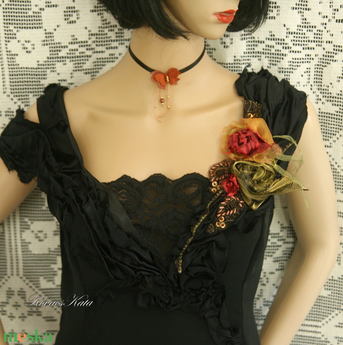 DANILA - goth design csipkés nehéz-selyem ruha - ruha & divat - női ruha - alkalmi ruha & estélyi ruha - Meska.hu DANILA - goth design csipkés nehéz-selyem ruha - ruha & divat - női ruha - alkalmi ruha & estélyi ruha - Meska.hu
