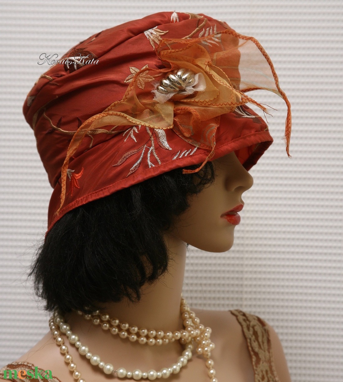 FRIDA cloche - hímzett taft - design flapper-kalap - ruha & divat - sál, sapka, kendő - kalap - Meska.hu FRIDA cloche - hímzett taft - design flapper-kalap - ruha & divat - sál, sapka, kendő - kalap - Meska.hu