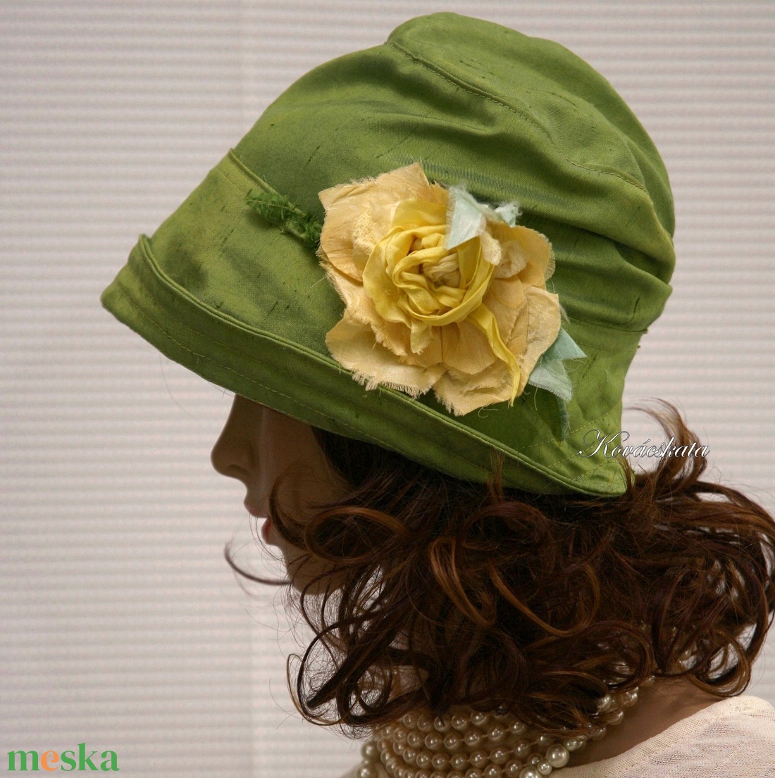 MALINKA - exkluzív selyem flapper-kalap selyemvirággal - ruha & divat - sál, sapka, kendő - kalap - Meska.hu