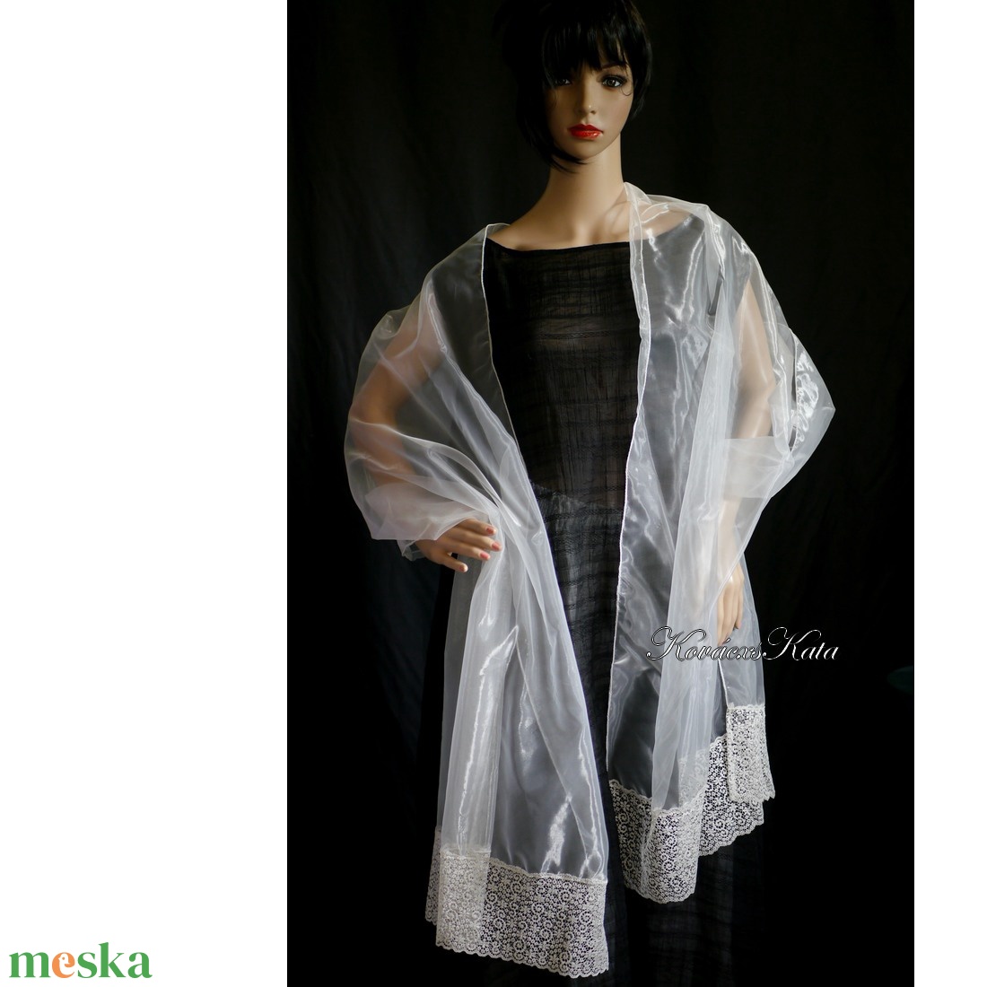VINTAGE-CSIPKÉS ÜVEG-ORGANZA STÓLA - menyasszonyi stóla - esküvő - kiegészítők - bolero és válltakaró - Meska.hu VINTAGE-CSIPKÉS ÜVEG-ORGANZA STÓLA - menyasszonyi stóla - esküvő - kiegészítők - bolero és válltakaró - Meska.hu