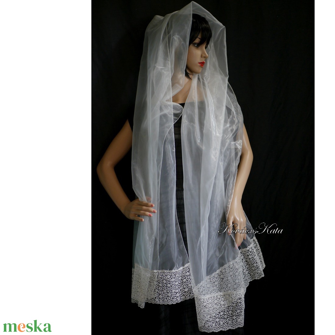 VINTAGE-CSIPKÉS ÜVEG-ORGANZA STÓLA - menyasszonyi stóla - esküvő - kiegészítők - bolero és válltakaró - Meska.hu VINTAGE-CSIPKÉS ÜVEG-ORGANZA STÓLA - menyasszonyi stóla - esküvő - kiegészítők - bolero és válltakaró - Meska.hu