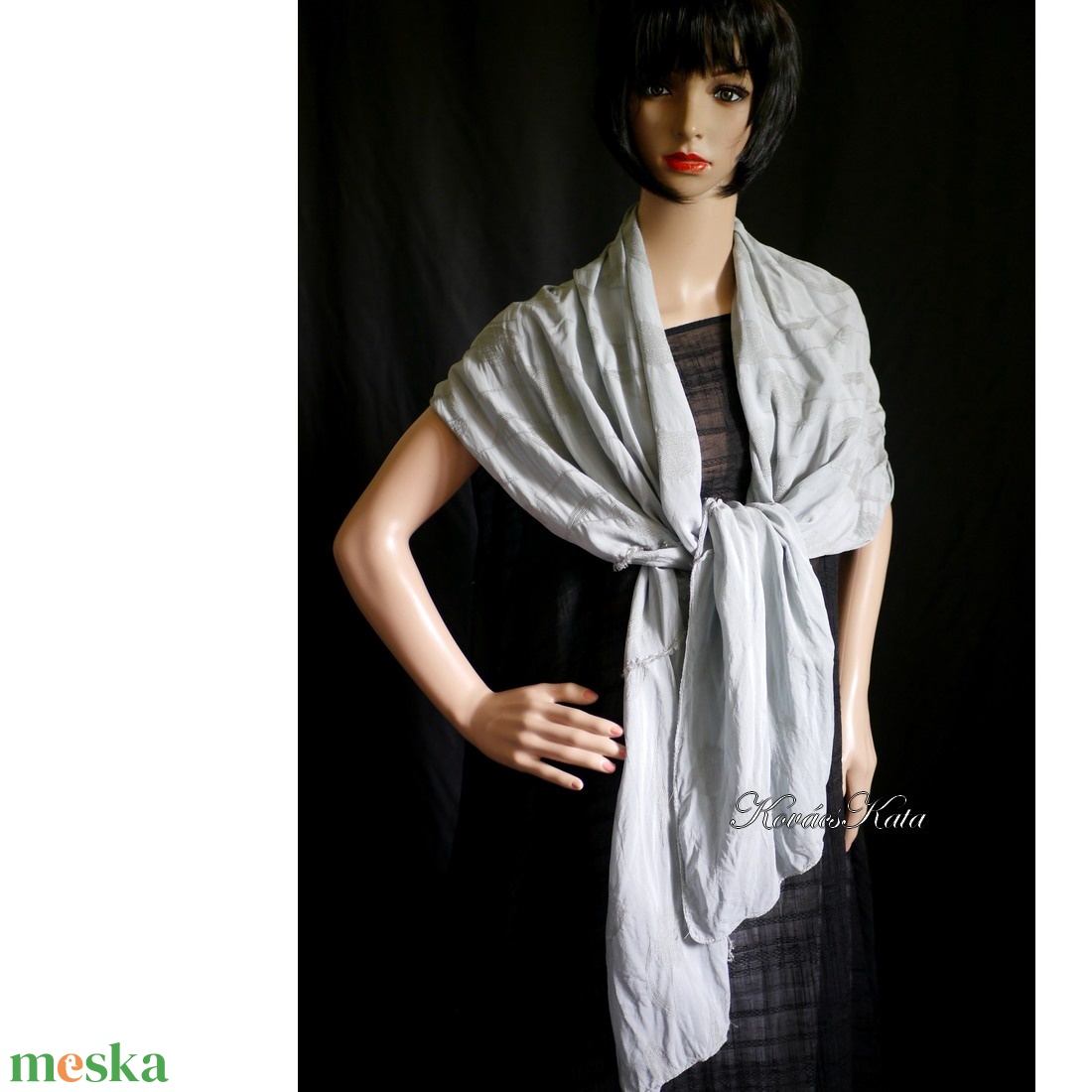 ZSORZSETT STÓLA - jacquard mintás selyem-stóla / palaszürke - ruha & divat - sál, sapka, kendő - stóla - Meska.hu ZSORZSETT STÓLA - jacquard mintás selyem-stóla / palaszürke - ruha & divat - sál, sapka, kendő - stóla - Meska.hu
