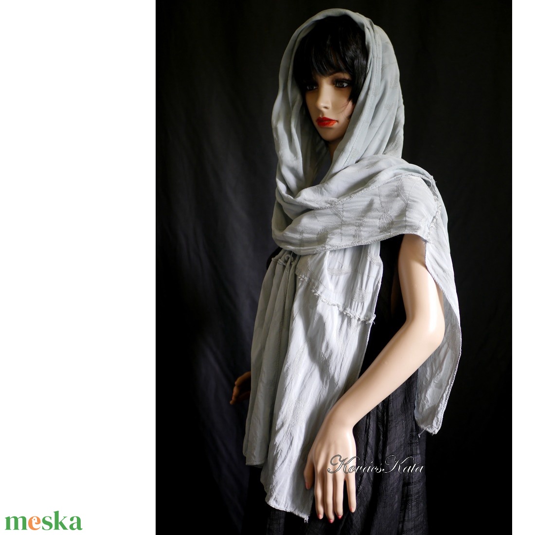 ZSORZSETT STÓLA - jacquard mintás selyem-stóla / palaszürke - ruha & divat - sál, sapka, kendő - stóla - Meska.hu ZSORZSETT STÓLA - jacquard mintás selyem-stóla / palaszürke - ruha & divat - sál, sapka, kendő - stóla - Meska.hu