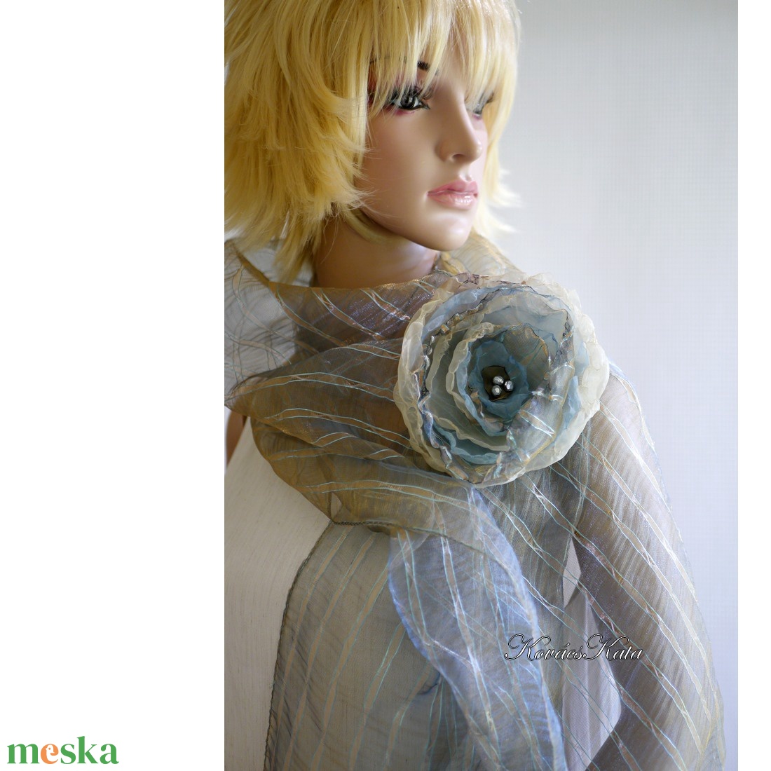 CSÍKOS ÜVEG-ORGANZA STÓLA VIRÁG-BROSSAL - ruha & divat - sál, sapka, kendő - stóla - Meska.hu CSÍKOS ÜVEG-ORGANZA STÓLA VIRÁG-BROSSAL - ruha & divat - sál, sapka, kendő - stóla - Meska.hu