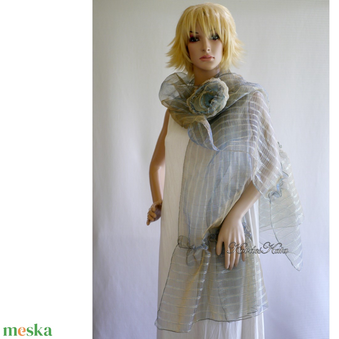 CSÍKOS ÜVEG-ORGANZA STÓLA VIRÁG-BROSSAL - ruha & divat - sál, sapka, kendő - stóla - Meska.hu CSÍKOS ÜVEG-ORGANZA STÓLA VIRÁG-BROSSAL - ruha & divat - sál, sapka, kendő - stóla - Meska.hu