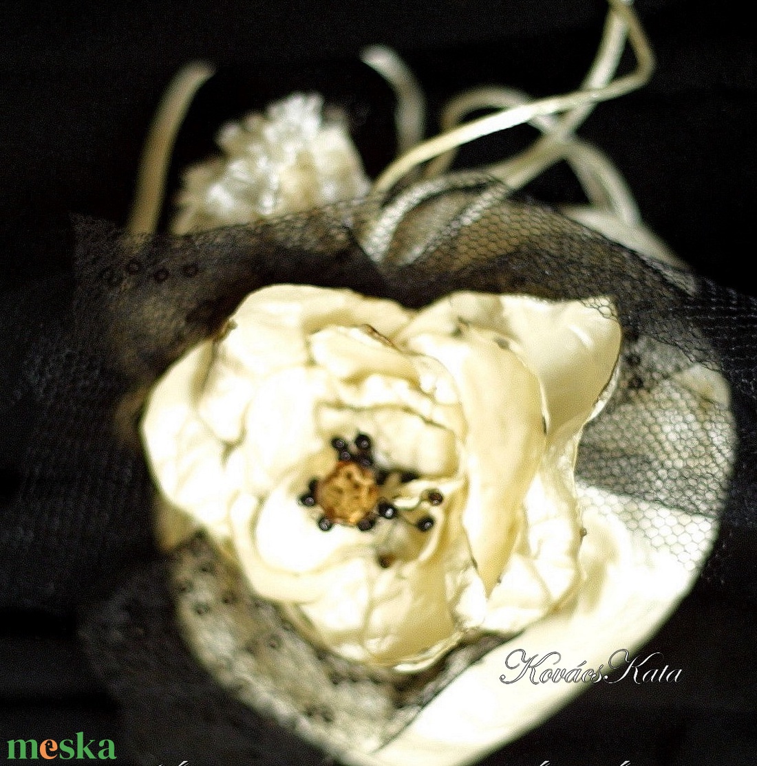 DARK IVORY TATYÓ - exkluzív batyú, esküvői csuklótáska rózsával - esküvő - kiegészítők - táska - Meska.hu DARK IVORY TATYÓ - exkluzív batyú, esküvői csuklótáska rózsával - esküvő - kiegészítők - táska - Meska.hu