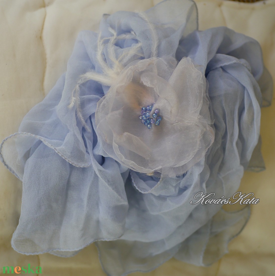 CHIFFON KENDŐ ORGANZA RÓZSÁVAL - exkluzív kézzel festett hernyóselyem muszlin kendő / jégkék - ruha & divat - sál, sapka, kendő - kendő - Meska.hu CHIFFON KENDŐ ORGANZA RÓZSÁVAL - exkluzív kézzel festett hernyóselyem muszlin kendő / jégkék - ruha & divat - sál, sapka, kendő - kendő - Meska.hu