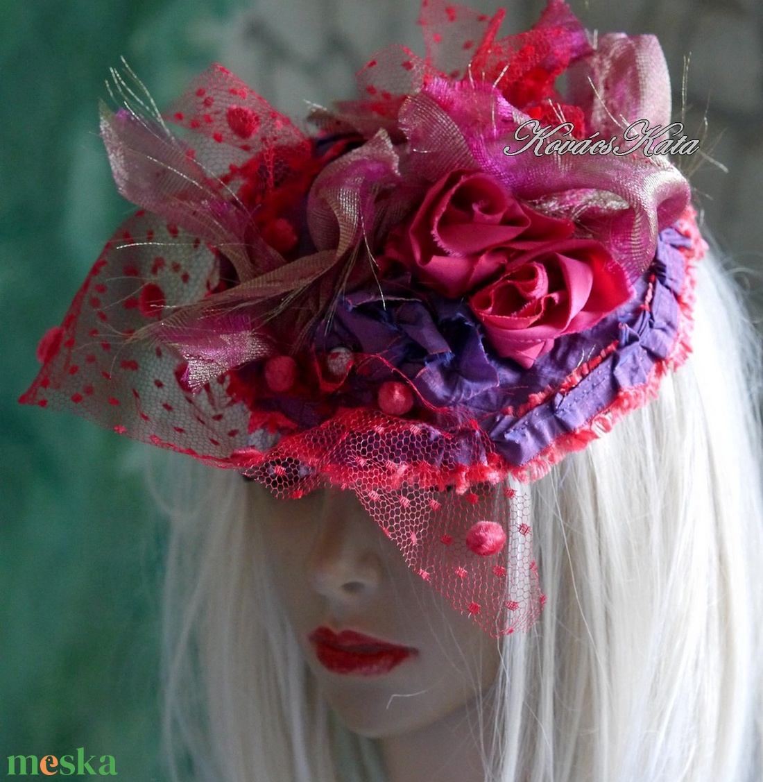 FASCINATOR / barokk  - exkluzív PIN-UP design kalapka, fejdísz - ruha & divat - hajdísz & hajcsat - hajdísz - Meska.hu  FASCINATOR / barokk  - exkluzív PIN-UP design kalapka, fejdísz - ruha & divat - hajdísz & hajcsat - hajdísz - Meska.hu