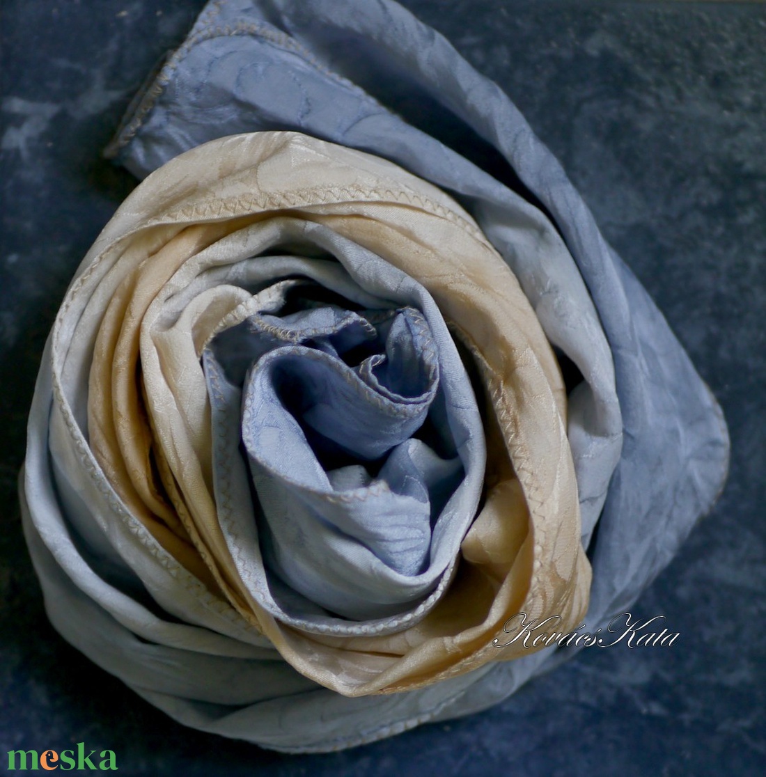 TULIPÁNOS SELYEMSÁL - exkluzív jacquard 100% hernyóselyem batikolt sál / kék, barack - ruha & divat - sál, sapka, kendő - sál - Meska.hu