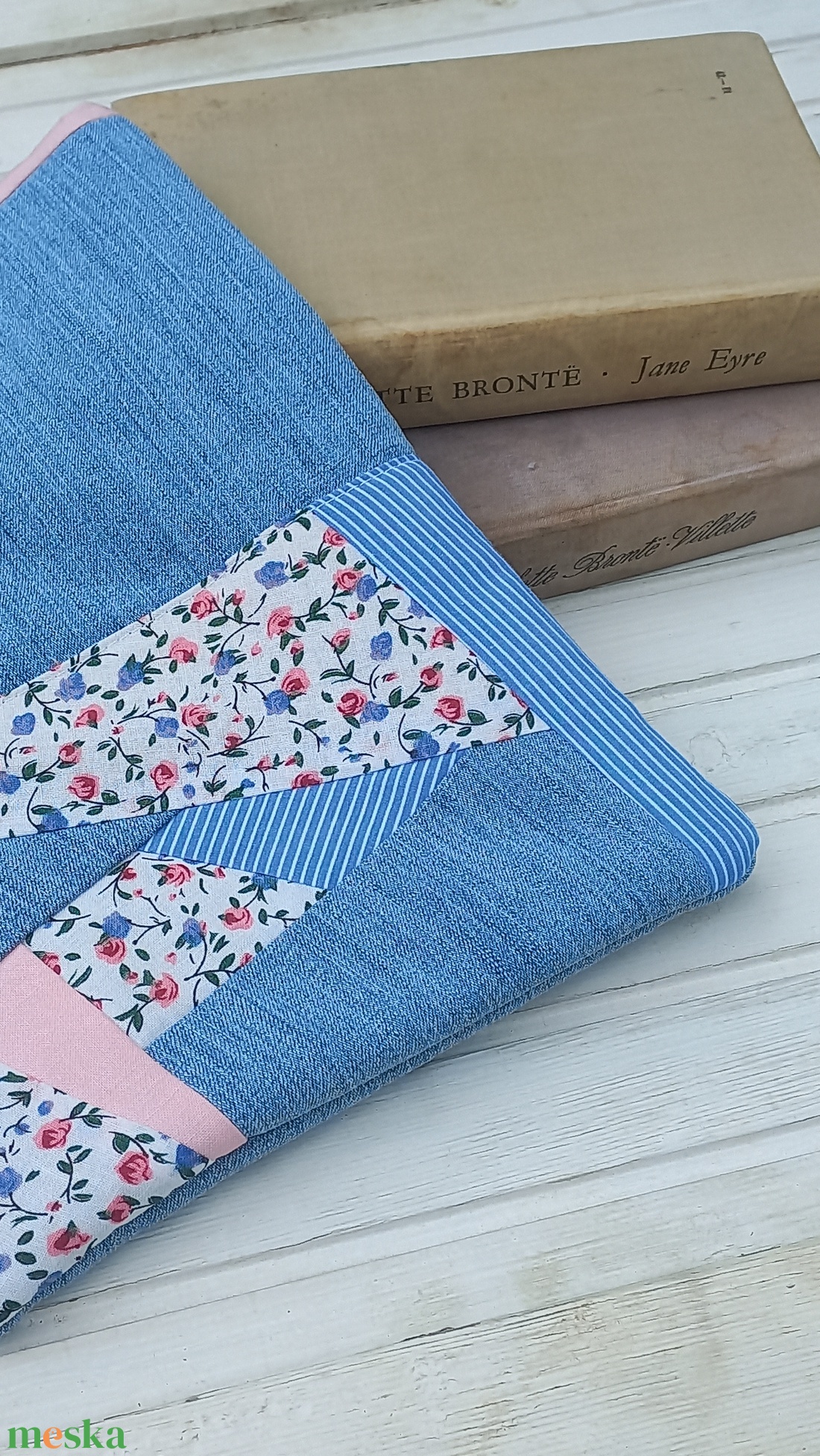 Rózsaszín patchwork betétes könyvtok/könyvtartó - könyv & zene - könyvtok - Meska.hu Rózsaszín patchwork betétes könyvtok/könyvtartó - könyv & zene - könyvtok - Meska.hu