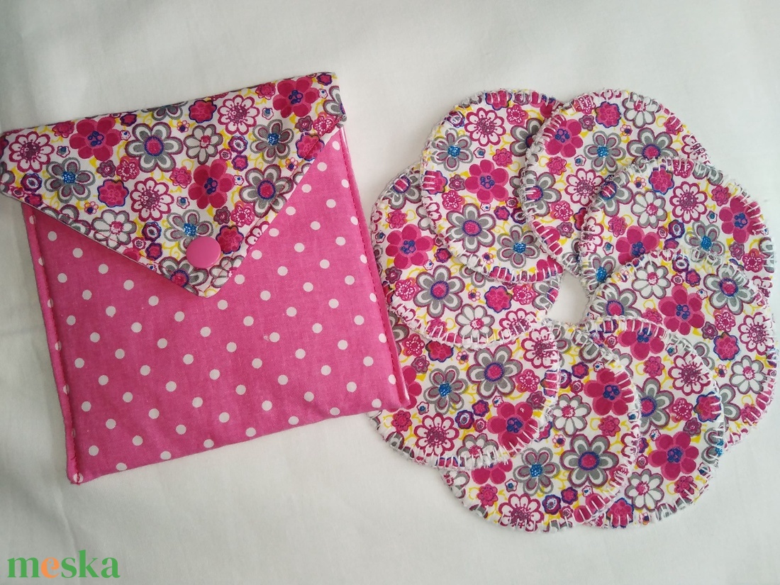 Pink virágos -pink pöttyös arctisztítókorongok 8db+neszesszer - szépségápolás - arcápolás - arctisztító korong - Meska.hu