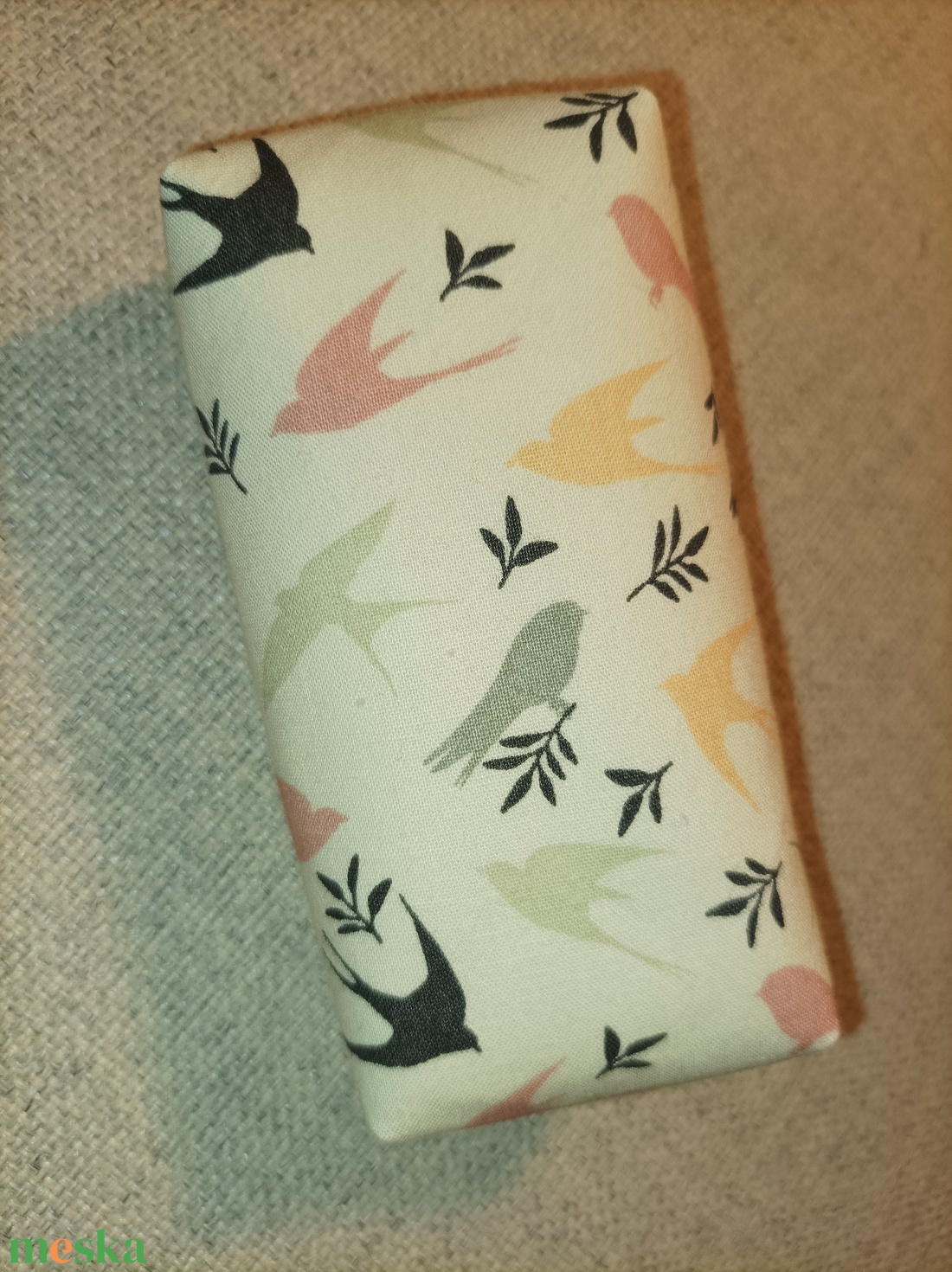 Fecskés-madaras bélelt papírzsebkendő- papírzsebkendő tartó - táska & tok - pénztárca & más tok - zsebkendőtartó tok - Meska.hu